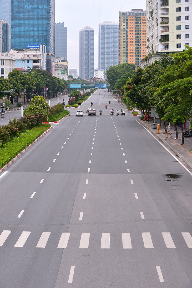 Đường phố Hà Nội ra sao trong ngày đầu đợt nghỉ lễ 2/9 - Ảnh 14.