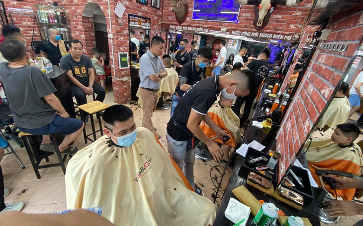 Hà Nội chính thức áp dụng Chỉ thị 15 từ 6h ngày 21/9, quán cắt tóc – gội đầu được hoạt động