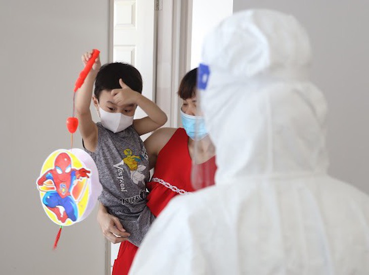Bao giờ thì ba mẹ mới về? và tâm sự của bác sĩ về Trung thu đặc biệt tại nơi điều trị bệnh nhân COVID-19 - Ảnh 1.