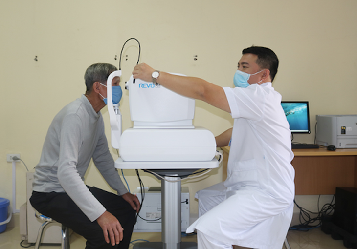 Đỏ và đau nhức mắt dữ dội- Cẩn thận bị viêm củng mạc - Ảnh 2.