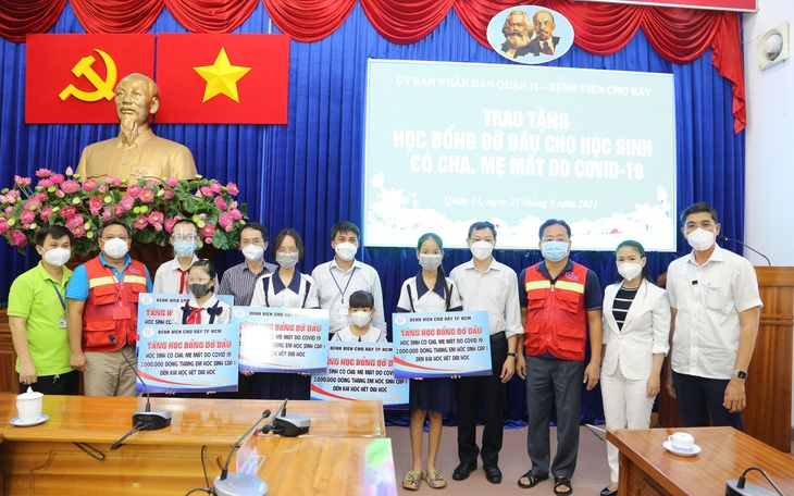 'Học bổng đỡ đầu' hỗ trợ học sinh mồ côi cha mẹ vì COVID-19