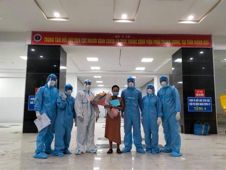 Sản phụ mắc COVID-19 nặng điều trị bằng kỹ thuật ECMO đầu tiên của Đồng Nai giành sự sống ngoạn mục - Ảnh 2. Sản phụ mắc COVID-19 nặng điều trị bằng kỹ thuật ECMO đầu tiên của Đồng Nai giành sự sống ngoạn mục - Ảnh 2.