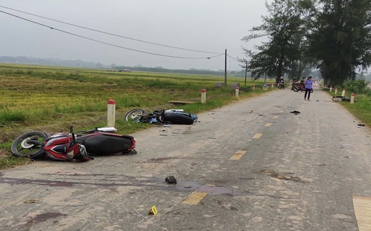 5 nạn nhân tử vong đêm trung thu trong vụ TNGT ở Phú Thọ đều dưới 18 tuổi - Ảnh 2. 5 nạn nhân tử vong đêm trung thu trong vụ TNGT ở Phú Thọ đều dưới 18 tuổi - Ảnh 2.