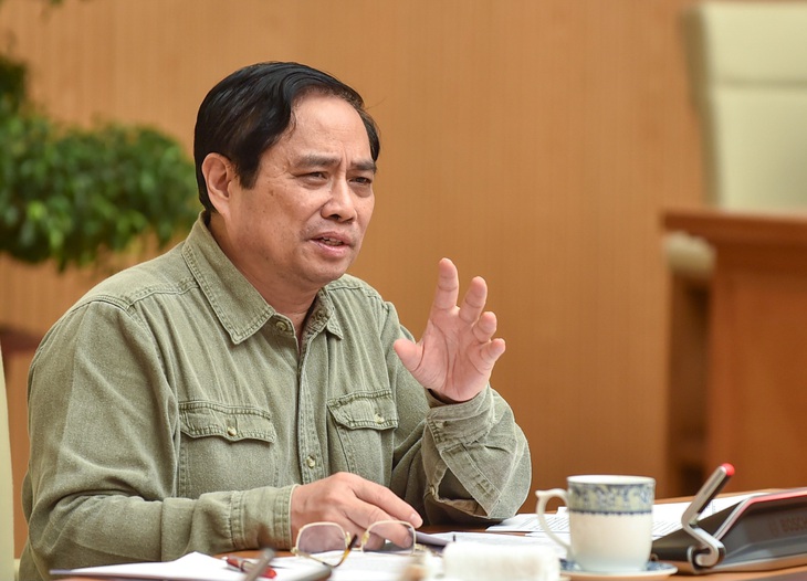 Thủ tướng: "Người dân chủ quan, tụ tập đông người, khiến dịch có thể bùng phát bất cứ lúc nào" - Ảnh 2. Thủ tướng: "Người dân chủ quan, tụ tập đông người, khiến dịch có thể bùng phát bất cứ lúc nào" - Ảnh 2.