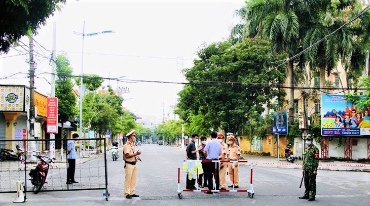 Gần 700 giáo viên, học sinh tại TP. Phủ Lý phải cách y tế tập trung - Ảnh 1.