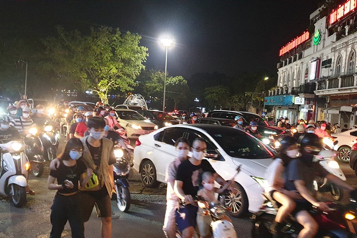 Thủ tướng giao Bộ Công an chỉ đạo các tỉnh chấn chỉnh, không để tụ tập đông người - Ảnh 2. Thủ tướng giao Bộ Công an chỉ đạo các tỉnh chấn chỉnh, không để tụ tập đông người - Ảnh 2.