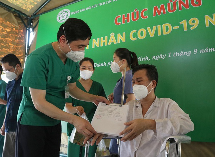Sự hồi sinh kỳ diệu của người bệnh COVID-19 nguy kịch - Ảnh 4.