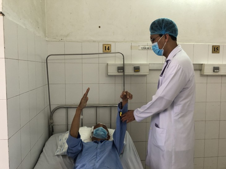 Xuyên đêm cứu sống bệnh nhân u màng não nguy kịch tính mạng - Ảnh 4.