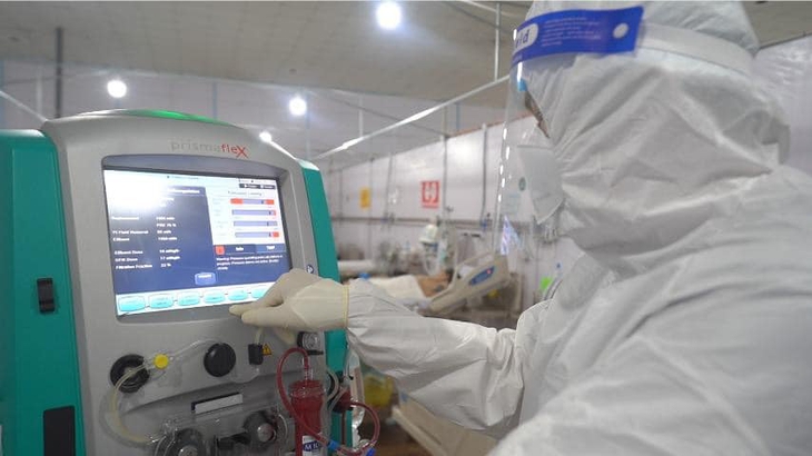 Sáng 10/12: Gần 7.700 ca COVID-19 nặng đang điều trị; Ai sẽ được tiêm mũi vaccine bổ sung, nhắc lại từ hôm nay ở TP HCM? - Ảnh 1.