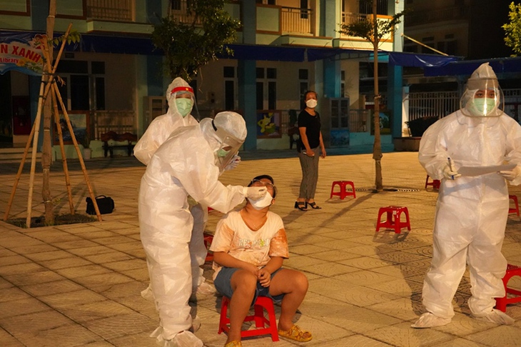 29 F0, 500 F1 là học sinh và giáo viên liên quan đến chùm COVID-19 cộng đồng ở Hà Nam - Ảnh 2.