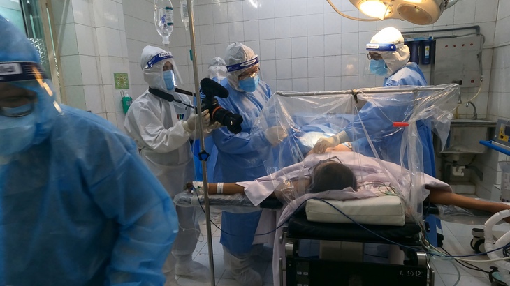 Sống khác mùa COVID-19: Đạo diễn Tạ Quỳnh Tư mở ra trang sách từ Ranh giới, Ngày con chào đời - Ảnh 4. Sống khác mùa COVID-19: Đạo diễn Tạ Quỳnh Tư mở ra trang sách từ Ranh giới, Ngày con chào đời - Ảnh 4.