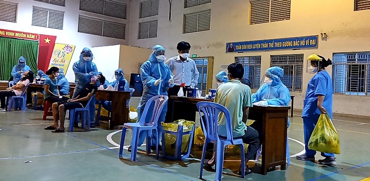 Bình Dương: Triển khai xét nghiệm diện rộng để “xanh hóa” toàn tỉnh - Ảnh 3. Bình Dương: Triển khai xét nghiệm diện rộng để “xanh hóa” toàn tỉnh - Ảnh 3.