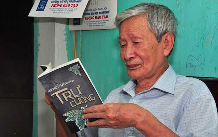 Gặp lại Nguyễn Xuân Khánh qua "Một nụ cười mỉm, một nghiệp văn xuôi" - Ảnh 2. Gặp lại Nguyễn Xuân Khánh qua "Một nụ cười mỉm, một nghiệp văn xuôi" - Ảnh 2.