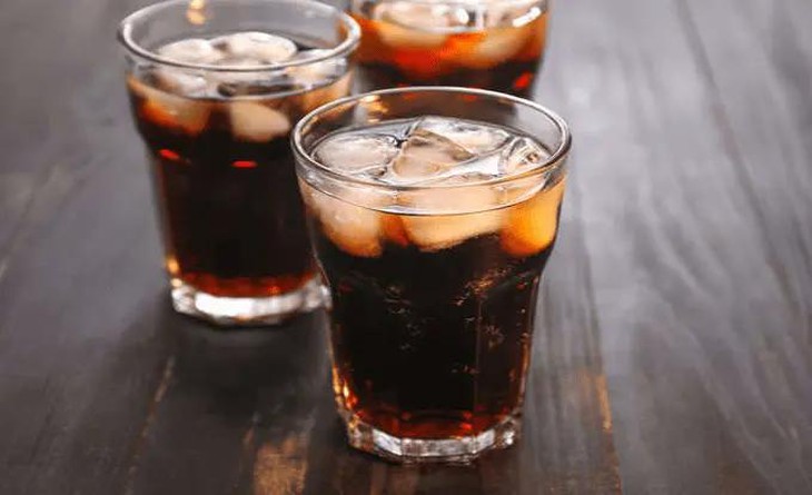 20210924030114825.jpeg Đồ uống nhiều đường đường có thể làm suy giảm lượng elastin và collagen của cơ thể - 2 loại protein chính, có vai trò duy trì làn da mềm mại, mịn màng, dẻo dai và săn chắc