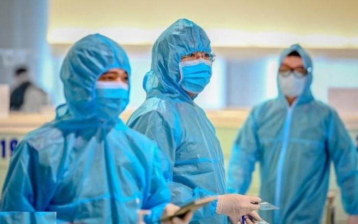 Sáng 8/11: Còn gần 3.300 bệnh nhân COVID-19 nặng đang điều trị; F0 trong cộng đồng nhiều tỉnh, thành tăng cao