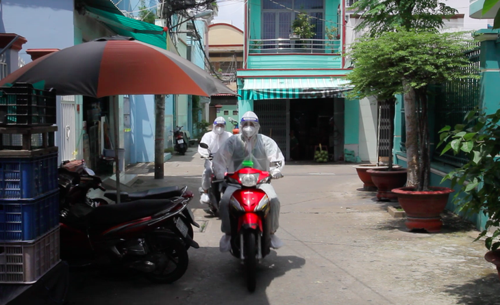 Tình nguyện viên tại Trạm Y tế lưu động và những đêm trực thấp thỏm - Ảnh 2. Tình nguyện viên tại Trạm Y tế lưu động và những đêm trực thấp thỏm - Ảnh 2.