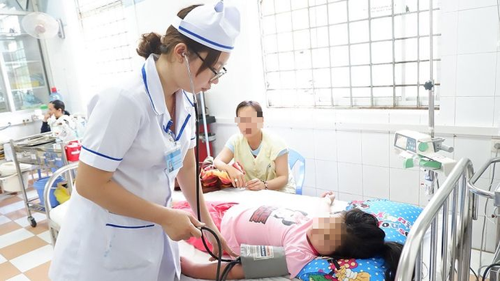 Sốt xuất huyết trẻ em: Triệu chứng và cách chăm sóc cần lưu ý trong dịch COVID-19 - Ảnh 9. Sốt xuất huyết trẻ em: Triệu chứng và cách chăm sóc cần lưu ý trong dịch COVID-19 - Ảnh 9.