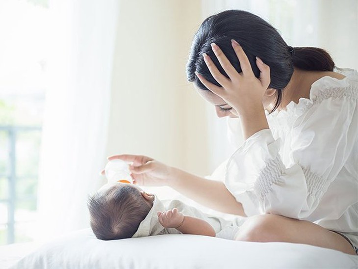 Bạn lựa chọn tránh gặp gỡ gia đình, bạn bè hoặc cảm thấy khó khăn khi phải đi gặp những nhóm hỗ trợ giúp trầm cảm sau khi sinh. Bạn lựa chọn tránh gặp gỡ gia đình, bạn bè hoặc cảm thấy khó khăn khi phải đi gặp những nhóm hỗ trợ giúp trầm cảm sau khi sinh.