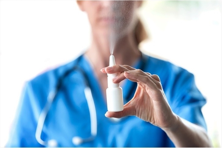 Anh phát triển vaccine dạng xịt mới diệt virus SARS-CoV-2 trong 30 giây.