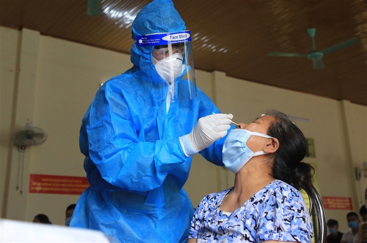 Bộ Y tế: Kịp thời chấn chỉnh việc áp dụng các biện pháp phòng chống dịch không phù hợp - Ảnh 1. Bộ Y tế: Kịp thời chấn chỉnh việc áp dụng các biện pháp phòng chống dịch không phù hợp - Ảnh 1.
