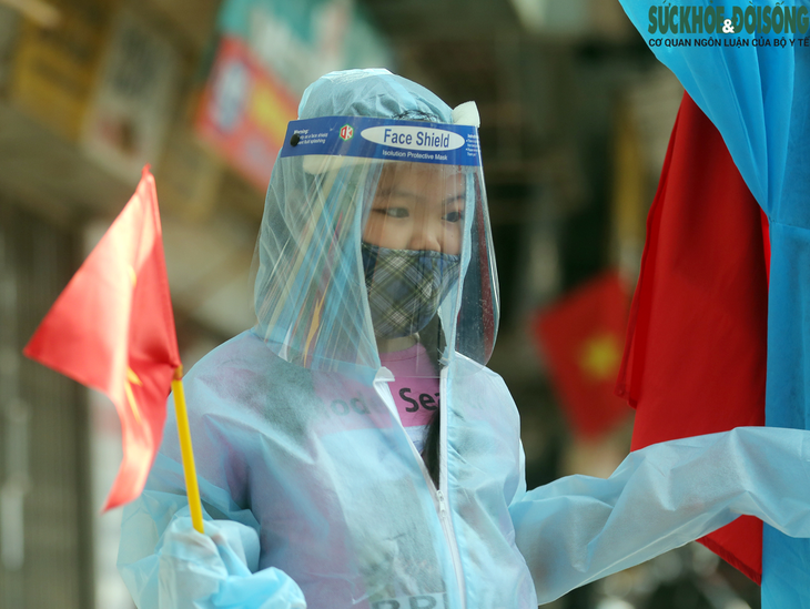 [Ảnh] Hơn 1.100 người dân trở về "điểm nóng" Thanh Xuân Trung sau khi được gỡ bỏ - Ảnh 7.