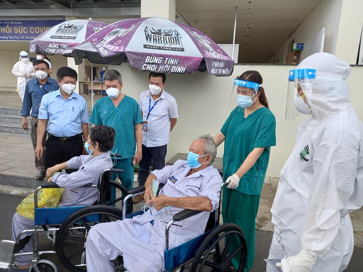 Bệnh viện Hồi sức COVID-19 TP.HCM: Gần 800 giường hoạt động, ca tử vong giảm mạnh - Ảnh 4. Bệnh viện Hồi sức COVID-19 TP.HCM: Gần 800 giường hoạt động, ca tử vong giảm mạnh - Ảnh 4.