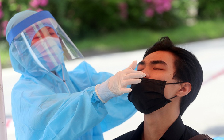 Quyết bóc hết F0, Hà Nội 'thần tốc' lấy 1 triệu mẫu xét nghiệm SARS-CoV-2 trong 3 ngày