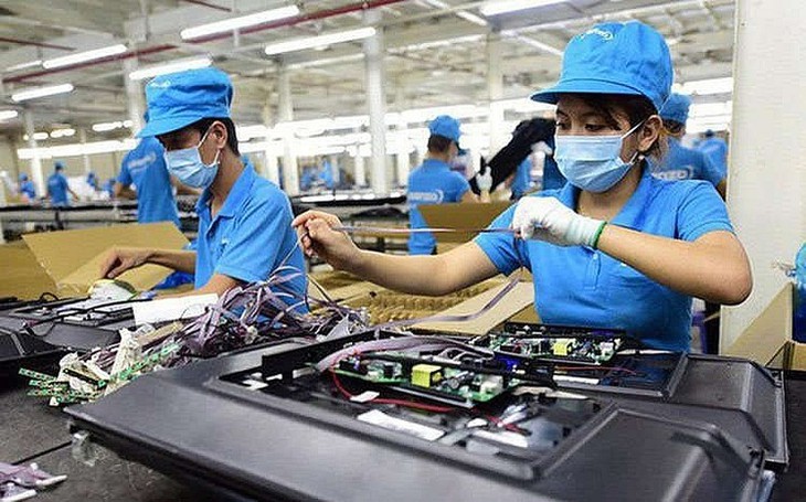 Hà Nội vừa "ngó" dịch vừa khôi phục kinh doanh - Ảnh 1. Hà Nội vừa "ngó" dịch vừa khôi phục kinh doanh - Ảnh 1.
