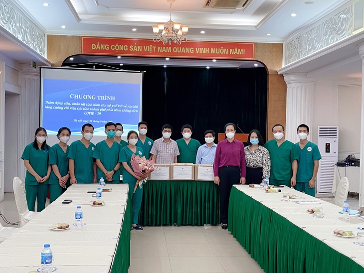 Đoàn cán bộ y tế Bệnh viện Da liễu Trung ương trở về sau đợt chi viện các tỉnh phía Nam Đoàn cán bộ y tế Bệnh viện Da liễu Trung ương trở về sau đợt chi viện các tỉnh phía Nam