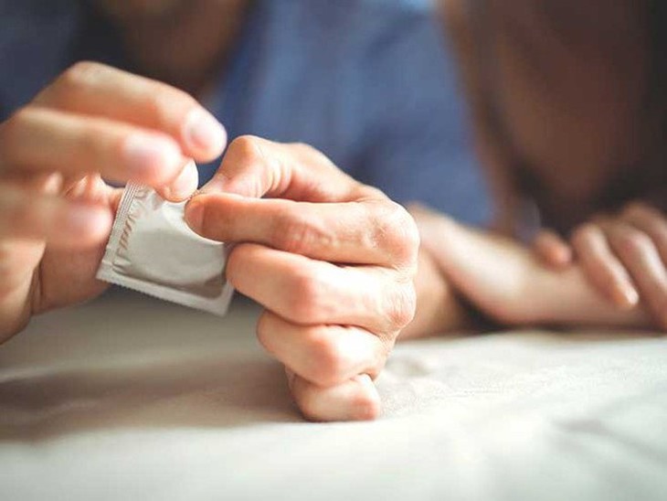 3 biện pháp giảm nguy cơ từ quan hệ tình dục không bảo vệ - Ảnh 3.