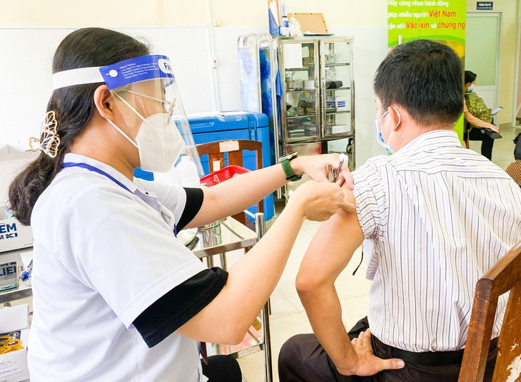 Người dân cần nắm rõ quy định về tiêm vaccine phòng COVID-19, tránh bị các đối tượng xấu lợi dụng trục lợi, lừa đảo.