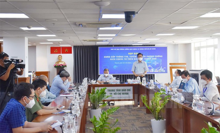 "TP.HCM bắt đầu thực hiện sống chung COVID-19 từ 15/9" là tin sai sự thật - Ảnh 2.