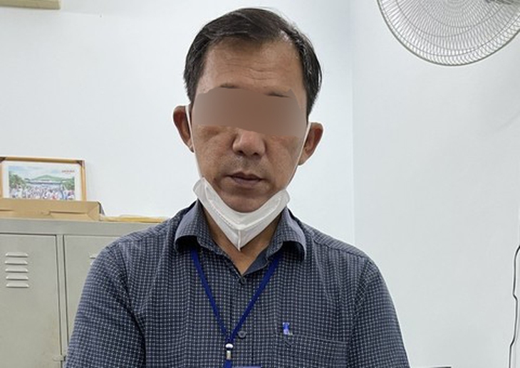 Khởi tố cán bộ lập danh sách khống người nhận tiền hỗ trợ - Ảnh 2.