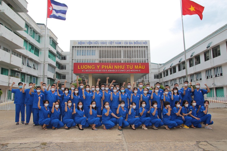 Chuỗi ngày sát cánh cùng bệnh nhân COVID-19 tại TP. Hồ Chí Minh của bác sĩ, nhân viên y tế Quảng Bình - Ảnh 2. Chuỗi ngày sát cánh cùng bệnh nhân COVID-19 tại TP. Hồ Chí Minh của bác sĩ, nhân viên y tế Quảng Bình - Ảnh 2.