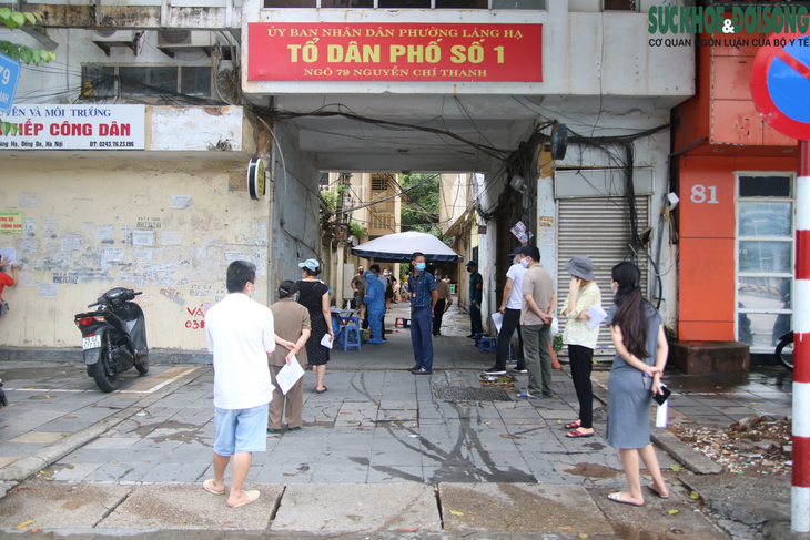 [Ảnh] Ngày cuối cùng Hà Nội lấy 1 triệu mẫu xét nghiệm để lọc bằng sạch F0 trong cộng đồng - Ảnh 13.