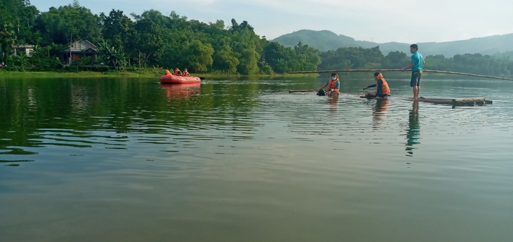 Lật bè 2 người tại Thanh Hóa đuối nước thương tâm - Ảnh 1.