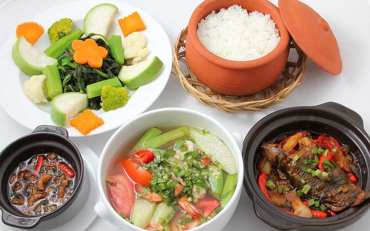 Muốn giảm cân nhanh: Kiêng ăn tinh bột, chỉ ăn rau, hoa quả, thịt?
