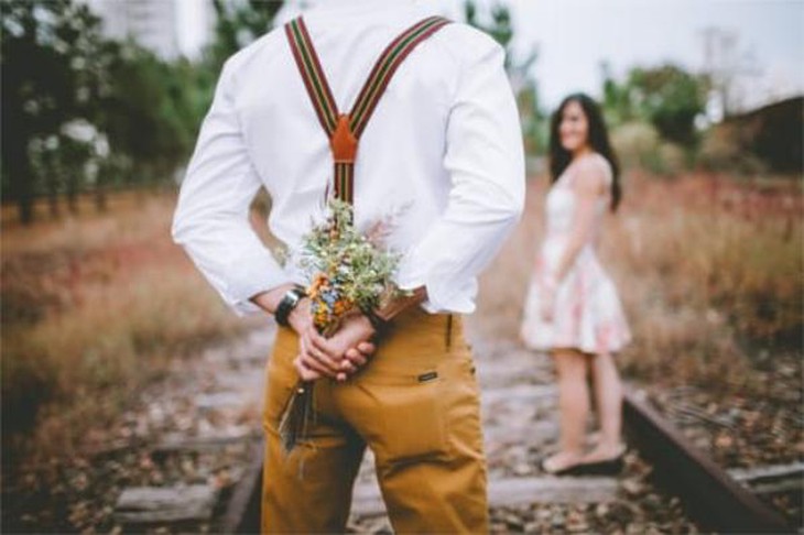5 ngôn ngữ tình yêu gắn kết cặp đôi hơn cả... sex - ảnh 3