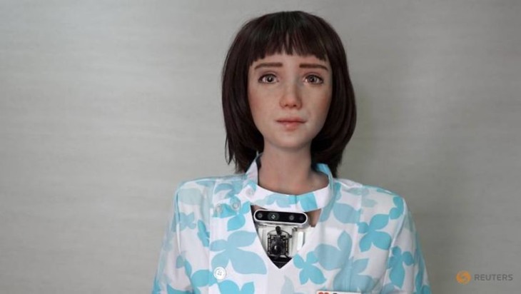 Robot Grace 4