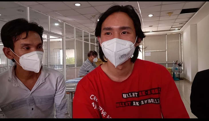 Chuyện những F0 âm tính ở lại chăm bẵm bệnh nhân nặng nơi tâm dịch - Ảnh 7. Chuyện những F0 âm tính ở lại chăm bẵm bệnh nhân nặng nơi tâm dịch - Ảnh 7.