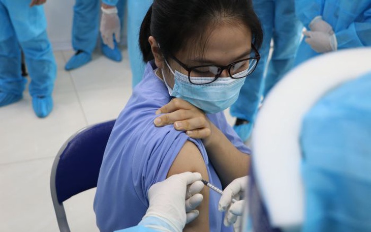Gần 30% người từ 18 tuổi trở lên ở nước ta đã tiêm vaccine COVID-19