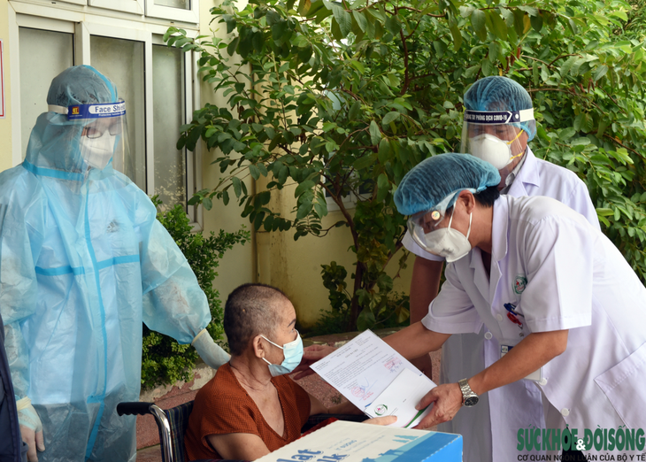 Nhiều bệnh nhân COVID-19 nặng, nguy kịch đã được Bệnh viện HNĐK Nghệ An cứu sống - Ảnh 3. Nhiều bệnh nhân COVID-19 nặng, nguy kịch đã được Bệnh viện HNĐK Nghệ An cứu sống - Ảnh 3.