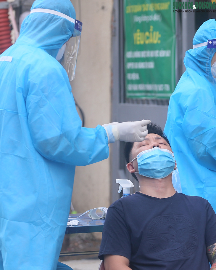 Hà Nội tranh thủ "thời gian vàng" để thần tốc xét nghiệm, tăng tốc tiêm vaccine trước 15/9 - Ảnh 2. Hà Nội tranh thủ "thời gian vàng" để thần tốc xét nghiệm, tăng tốc tiêm vaccine trước 15/9 - Ảnh 2.