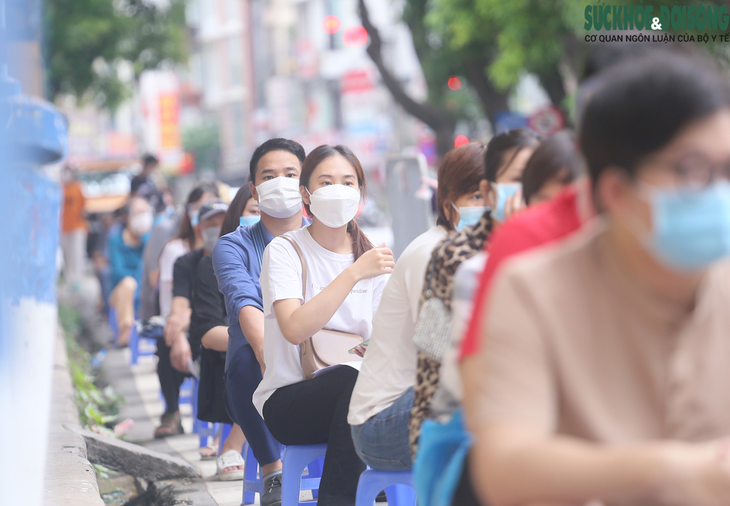 Hà Nội tranh thủ "thời gian vàng" để thần tốc xét nghiệm, tăng tốc tiêm vaccine trước 15/9 - Ảnh 4. Hà Nội tranh thủ "thời gian vàng" để thần tốc xét nghiệm, tăng tốc tiêm vaccine trước 15/9 - Ảnh 4.