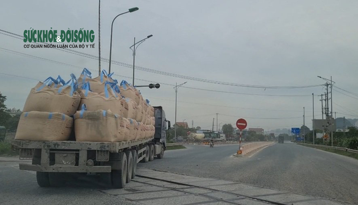 Tổng cục Đường bộ Việt Nam đề nghị ngăn chặn tình trạng xe chở xi măng quá tải "lộng hành" ở Hà Nam - Ảnh 3. Tổng cục Đường bộ Việt Nam đề nghị ngăn chặn tình trạng xe chở xi măng quá tải "lộng hành" ở Hà Nam - Ảnh 3.