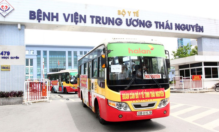 BV Trung ương Thái Nguyên cử cán bộ luân phiên vào T.P Hồ Chí Minh hỗ trợ chống dịch - Ảnh 2. BV Trung ương Thái Nguyên cử cán bộ luân phiên vào T.P Hồ Chí Minh hỗ trợ chống dịch - Ảnh 2.