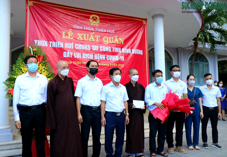 Thừa Thiên Huế tiếp tục cử cán bộ y tế “chia lửa” cùng Bình Dương chống dịch COVID-19 - Ảnh 2.