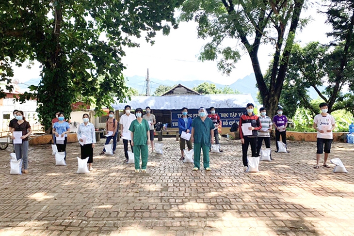 Sơn La triển khai chiến dịch xét nghiệm diện rộng để “truy tìm COVID-19” - Ảnh 3. Sơn La triển khai chiến dịch xét nghiệm diện rộng để “truy tìm COVID-19” - Ảnh 3.