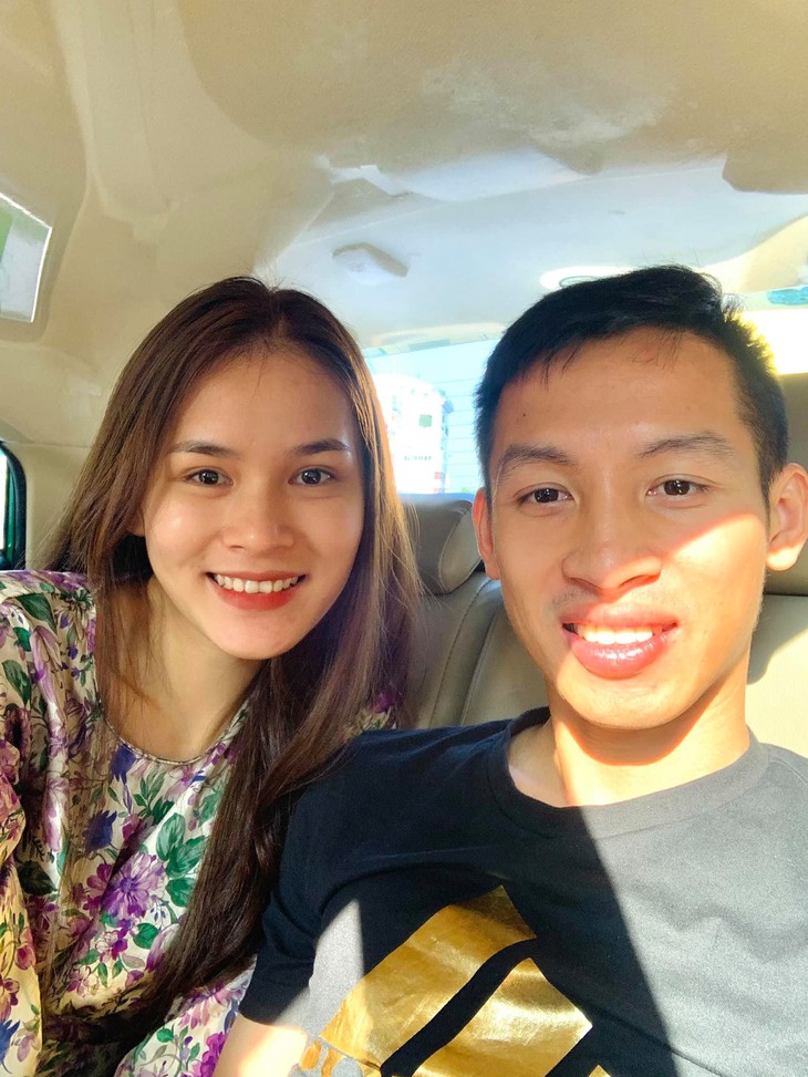 Bà xã tiền vệ Đỗ Hùng Dũng: Từ mối tình đầu đến làm "mẹ bỉm sữa" vẫn nét đằm thắm chuẩn gái Tuyên Quang - Ảnh 7.