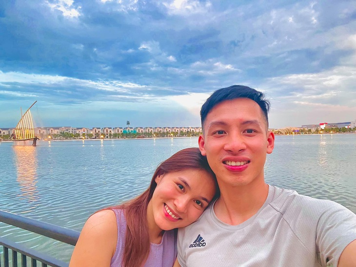 Bà xã tiền vệ Đỗ Hùng Dũng: Từ mối tình đầu đến làm "mẹ bỉm sữa" vẫn nét đằm thắm chuẩn gái Tuyên Quang - Ảnh 9.